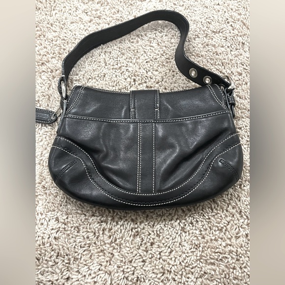 Vintage Coach Black Soho Hobo Handbag - Picture 5 of 16